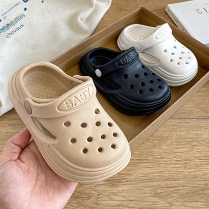 Chaussures à boutons en EVA, chaussures à trous tendance et faciles à enfiler pour l'extérieur, pour enfants et jeunes enfants, printemps, été, automne, intérieur et extérieur, plage antidérapante, chaussures à trous légères