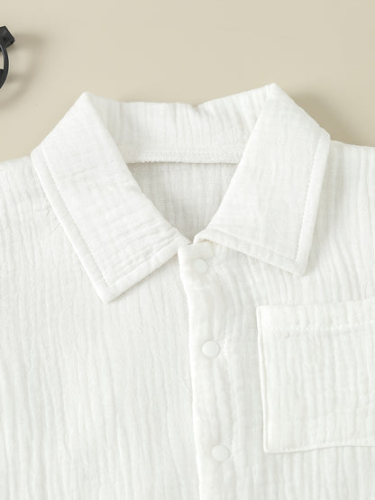 Combinaison d'été blanche à revers pour bébé, manches courtes, nouveau-né, facile à enfiler, design simple boutonné, barboteuse, texture côtelée, tenue de crawl, 0-2 ans, mode bébé, sorties, combinaison, garçons et filles, bébé, polyvalente, couleur unie,