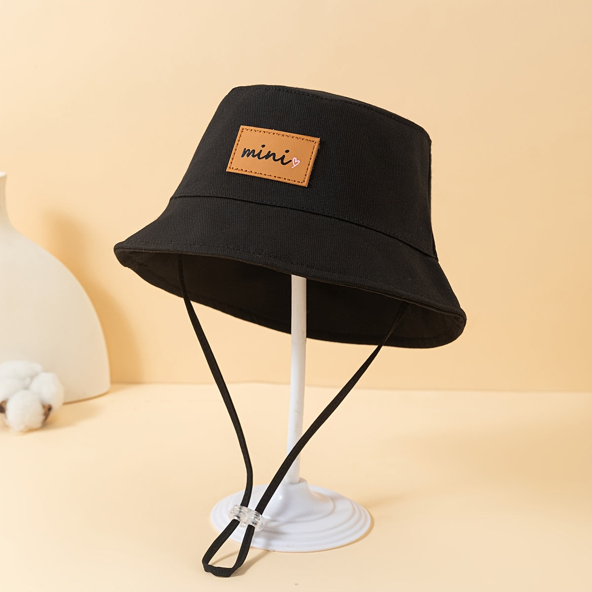 Minimal Bucket Hat