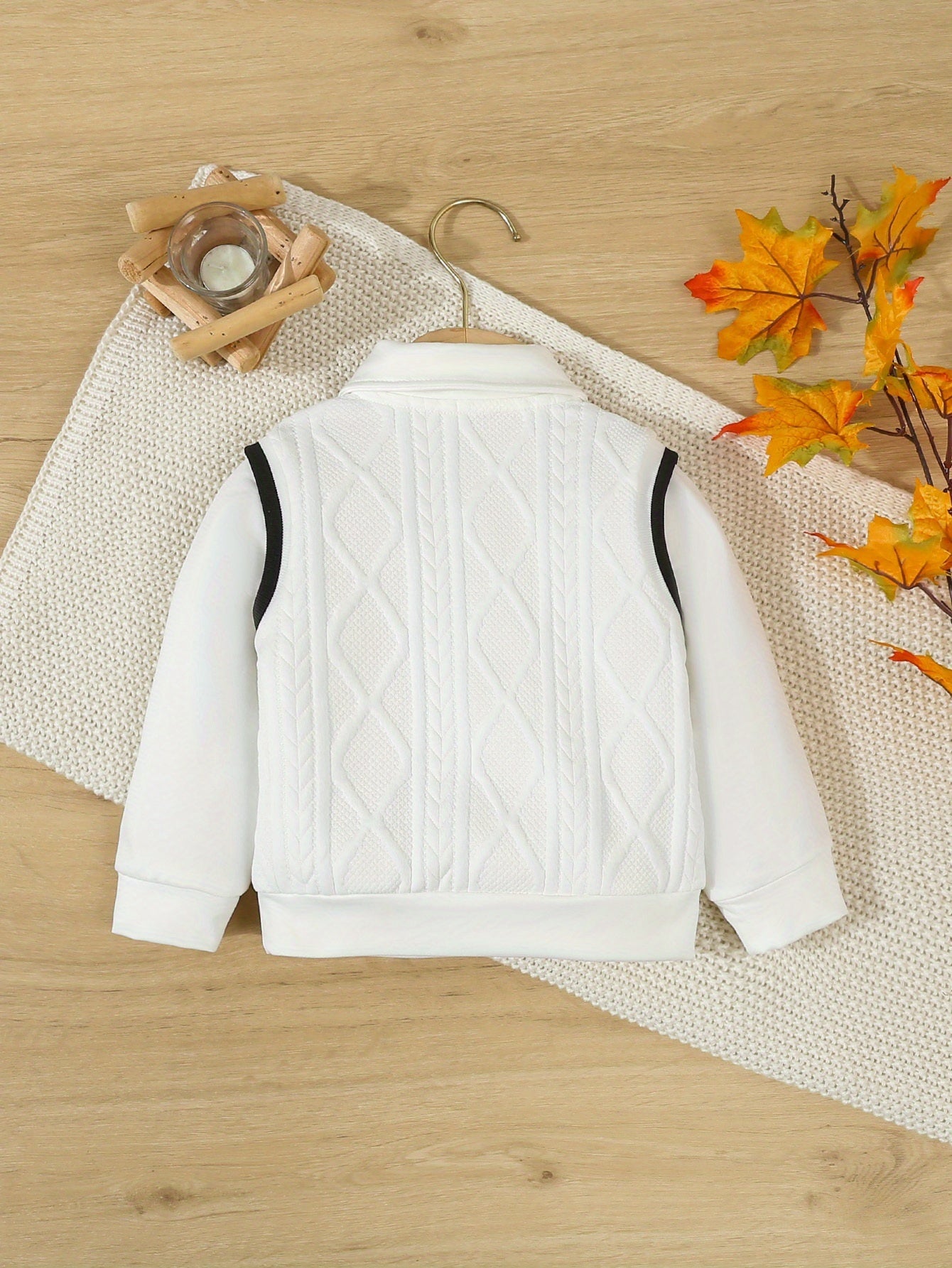 1pc de Polo en Tricot Longue Manches à Revers Simple Boutonnage Style Britannique Faux Deux Pièces Jacquard pour Bébé Garçon, Pull en Tricot Blanc pour Nouveau-né, Chemise Décontractée Douce et Confortable, Adaptée aux Activités de Plein Air, au Port Quot