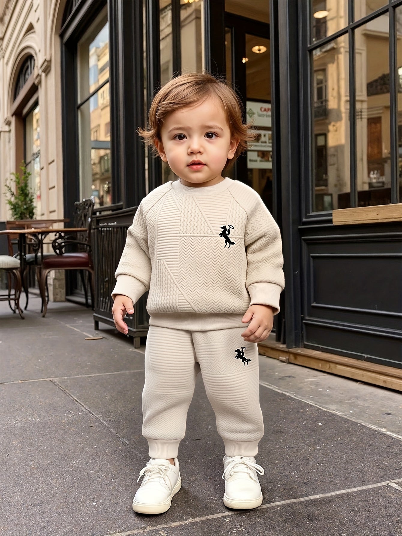 Ensemble deux pièces pour bébé garçon, automne et hiver, mode décontractée et facile, couleur unie, manches longues, pantalon long, motif brodé exquis, pour l'extérieur