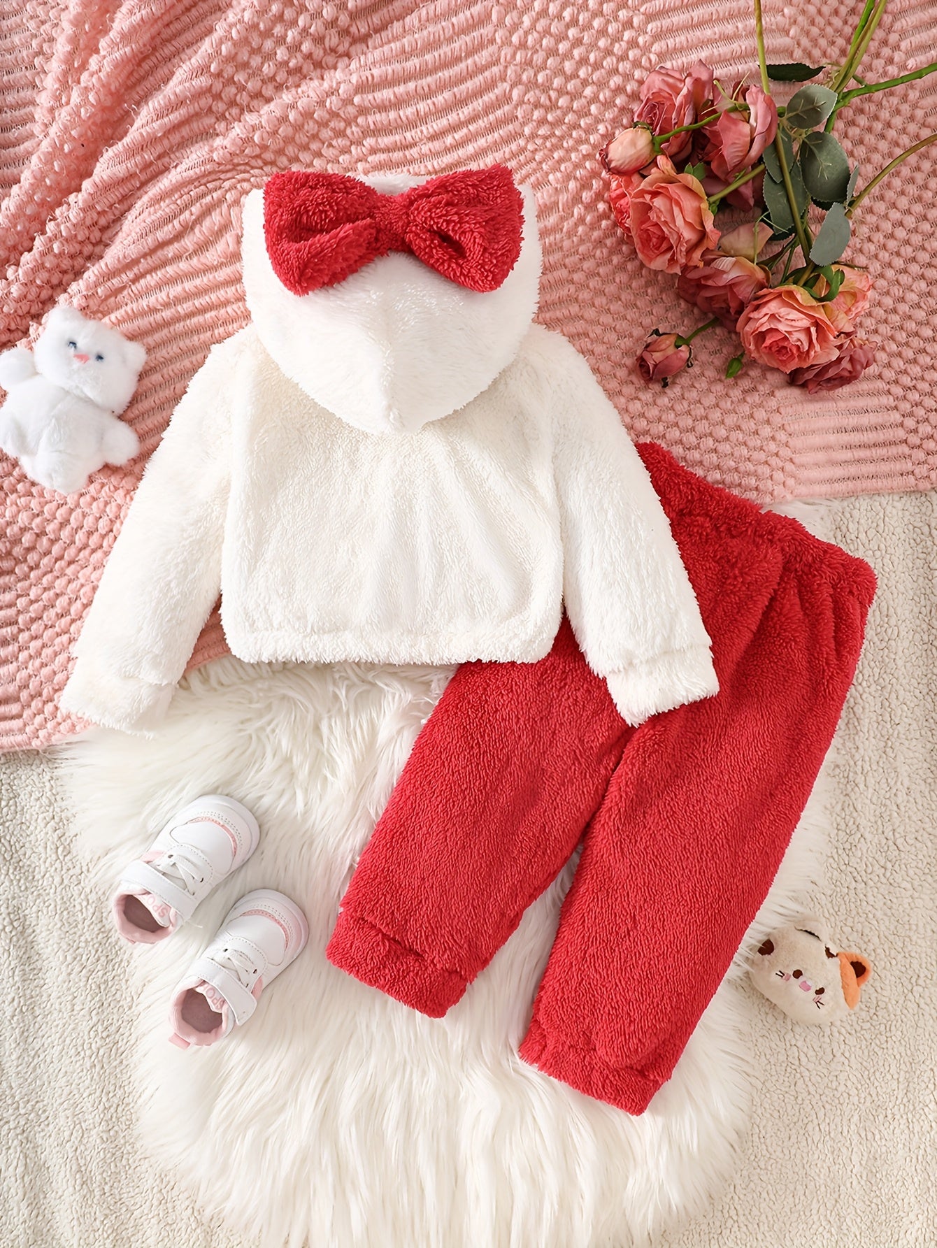 Ensemble 2 pièces tendance automne-hiver pour bébé fille : haut en peluche à capuche brodé avec motif chat et nœud 3D, et pantalon long contrasté, idéal pour les activités de plein air, le quotidien, cadeau parfait pour les nouveau-nées.