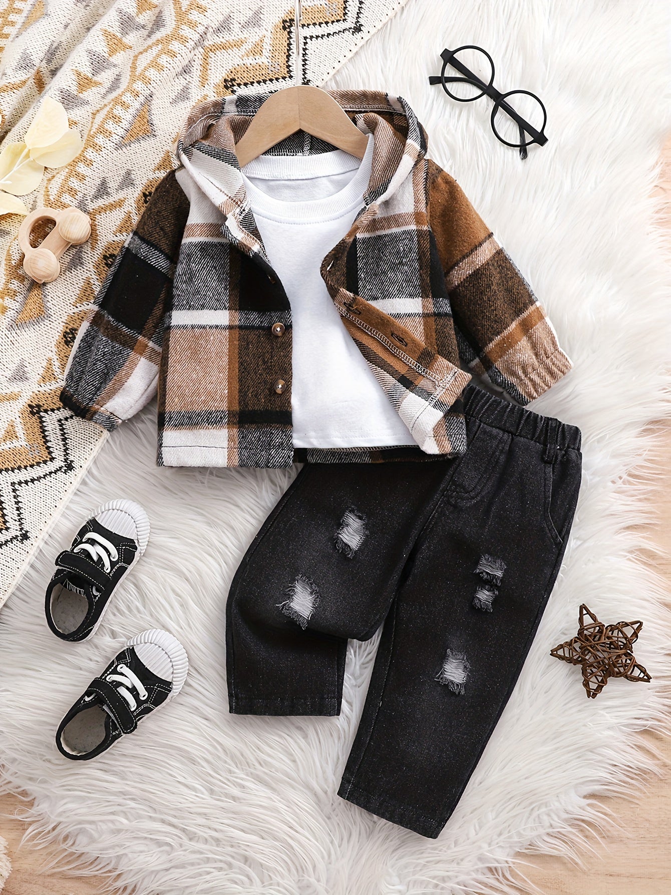 2 pièces Haut à Capuche à Carreaux à Manches Longues pour Garçons + Pantalon en Jean, Ensemble Décontracté Deux Pièces Hoodie à Carreaux et Jeans pour Bébés Garçons, Idéal pour Fêtes, Cadeaux et Sorties Quotidiennes, Parfait pour l'Extérieur