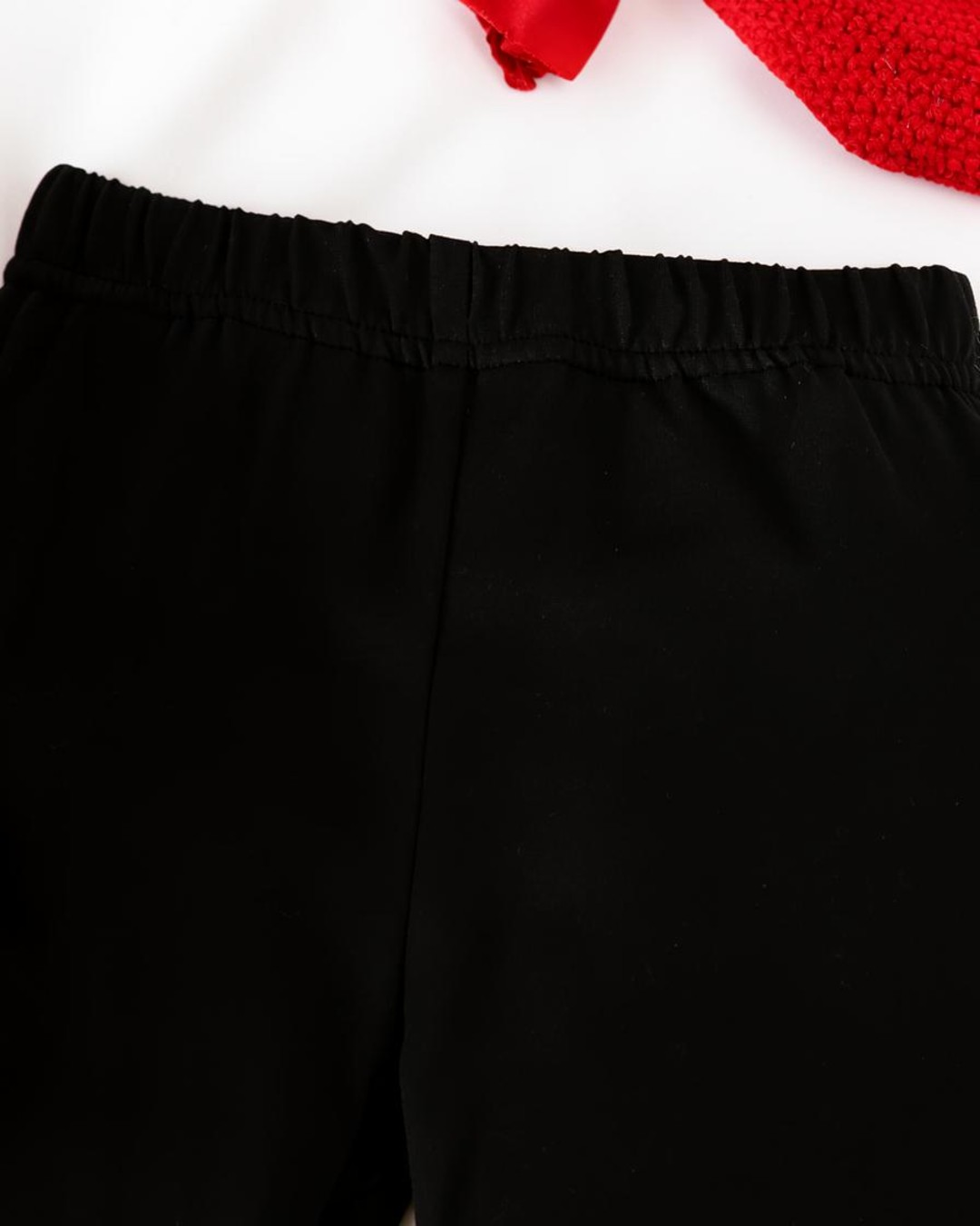 Pantalon noir en polyester pour bébé de Le Cocon d'Or avec taille élastique confortable