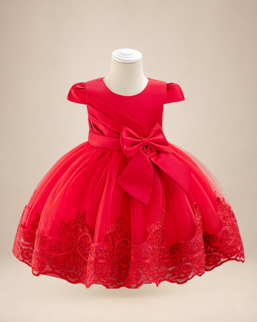 Robe de cérémonie rouge Le Cocon d'Or pour bébé fille en tulle avec manches volantées, nœud papillon et broderies.