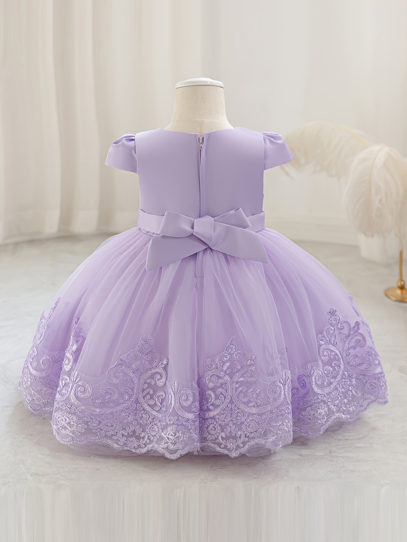 Nouvelle robe de 1er anniversaire avec nœud, jupe de princesse florale, tutu en tulle et maille pour enfants, robe de scène de piano pour filles, robe de princesse en maille brodée 3D