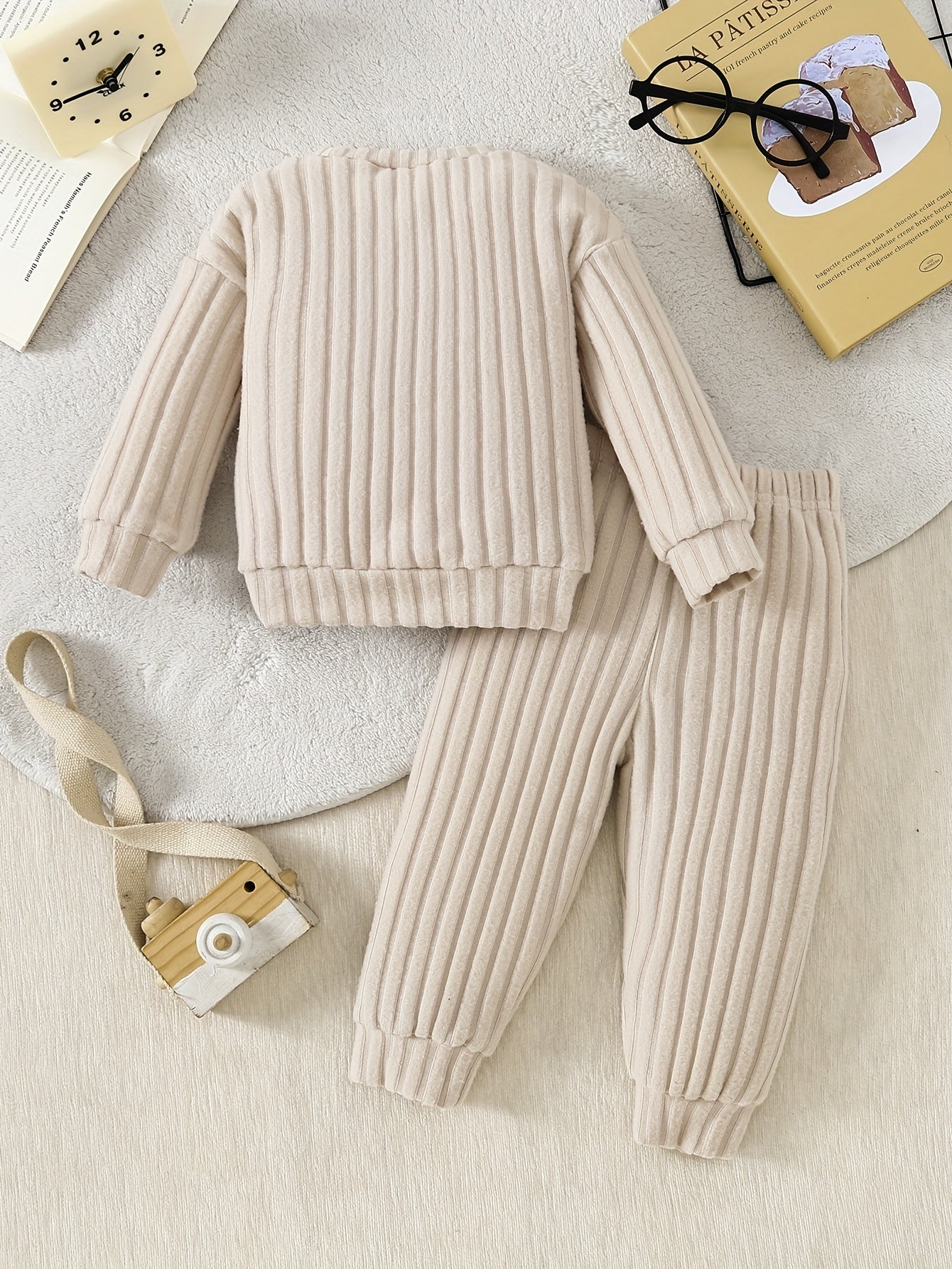 Ensemble bébé garçon tendance : Haut à manches longues rayé/unie + Pantalon long confortable, idéal pour l'extérieur