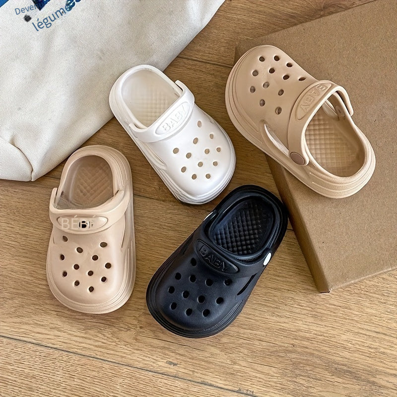 Chaussures à boutons en EVA, chaussures à trous tendance et faciles à enfiler pour l'extérieur, pour enfants et jeunes enfants, printemps, été, automne, intérieur et extérieur, plage antidérapante, chaussures à trous légères