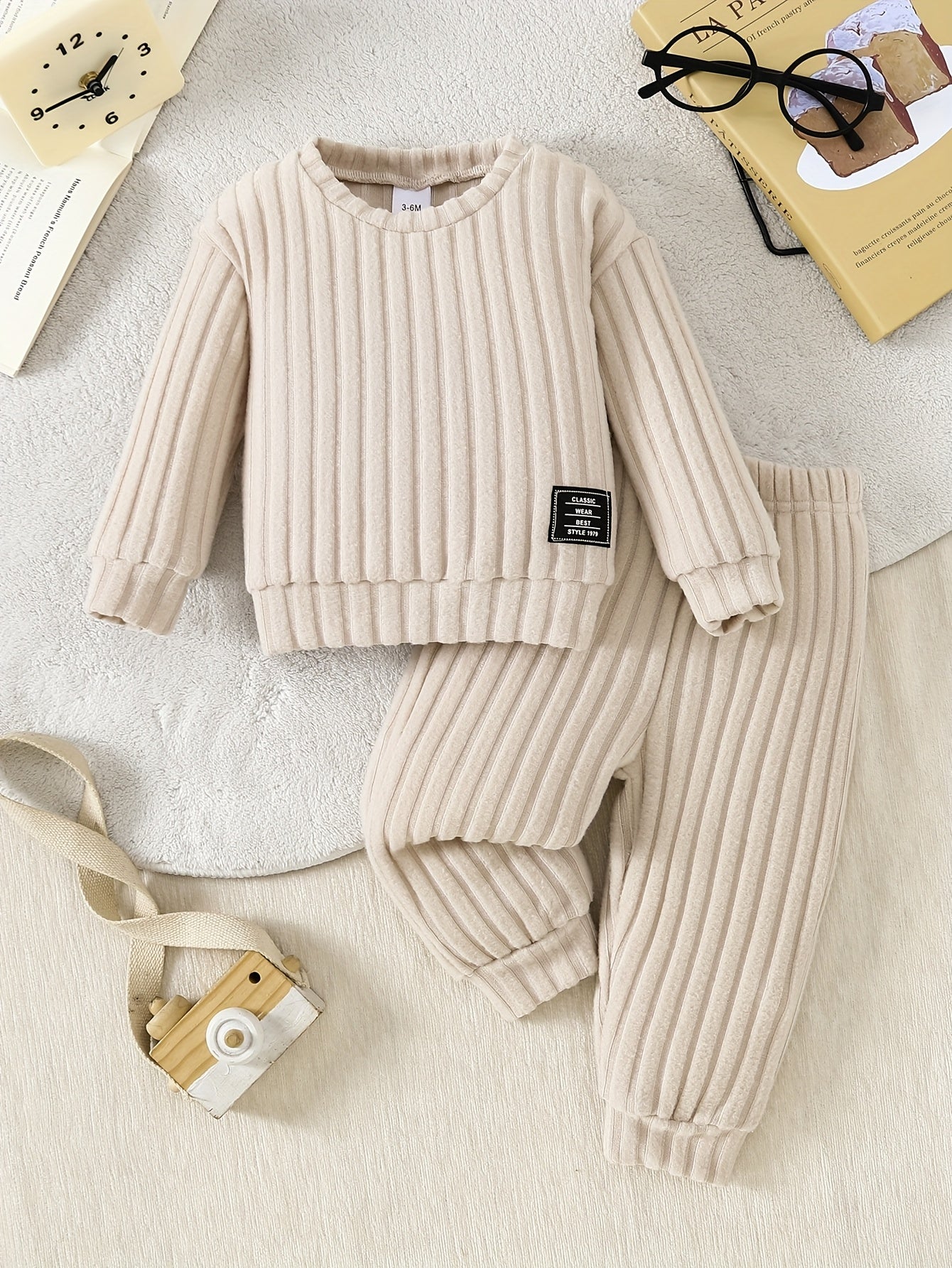 Ensemble bébé garçon tendance : Haut à manches longues rayé/unie + Pantalon long confortable, idéal pour l'extérieur