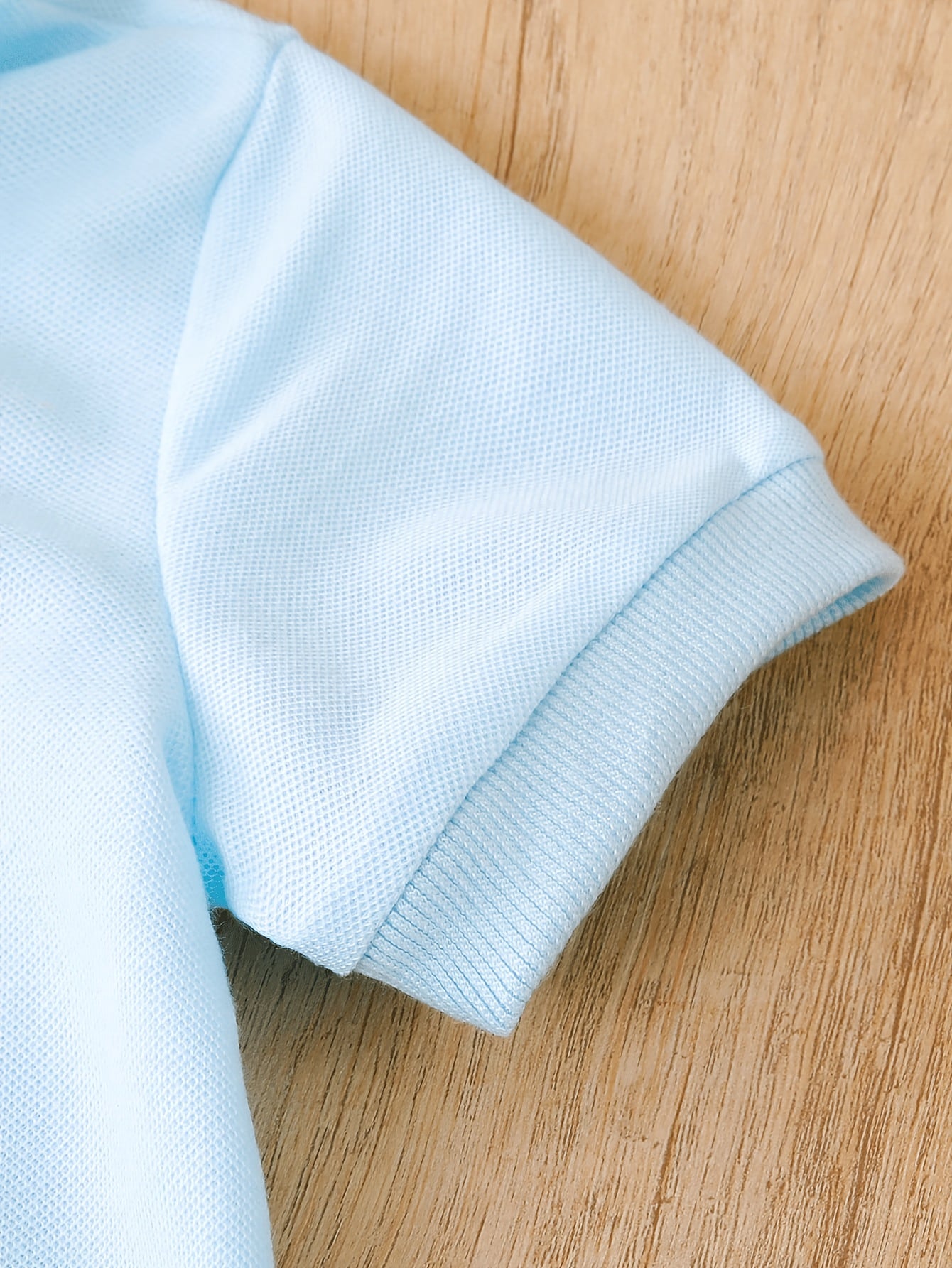 Chemise d'été à manches courtes pour tout-petits, T-shirt à demi-zippeur et à revers en blocs de couleur abricot-bleu-blanc pour bébés garçons, Haut décontracté polyvalent et confortable, Vêtement d'enfant doux, respirant et à la mode pour les sorties quo