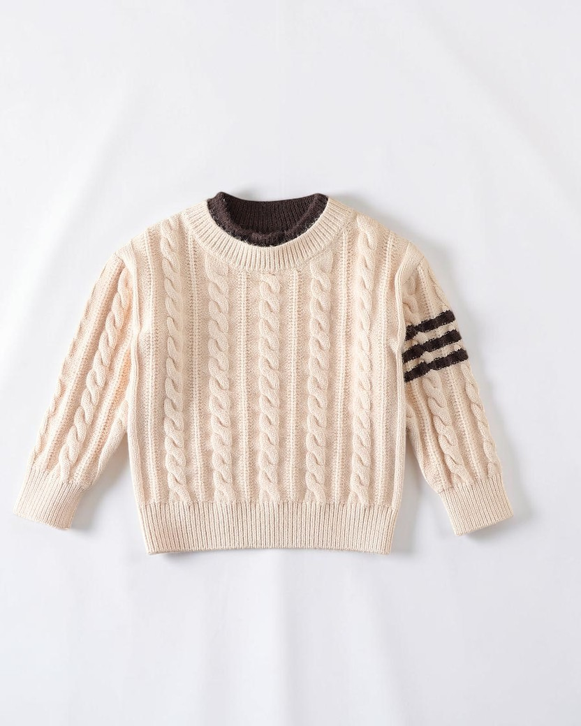 Pull en maille torsadée Le Cocon d'Or beige avec col rond et rayures contrastantes sur la manche pour garçon