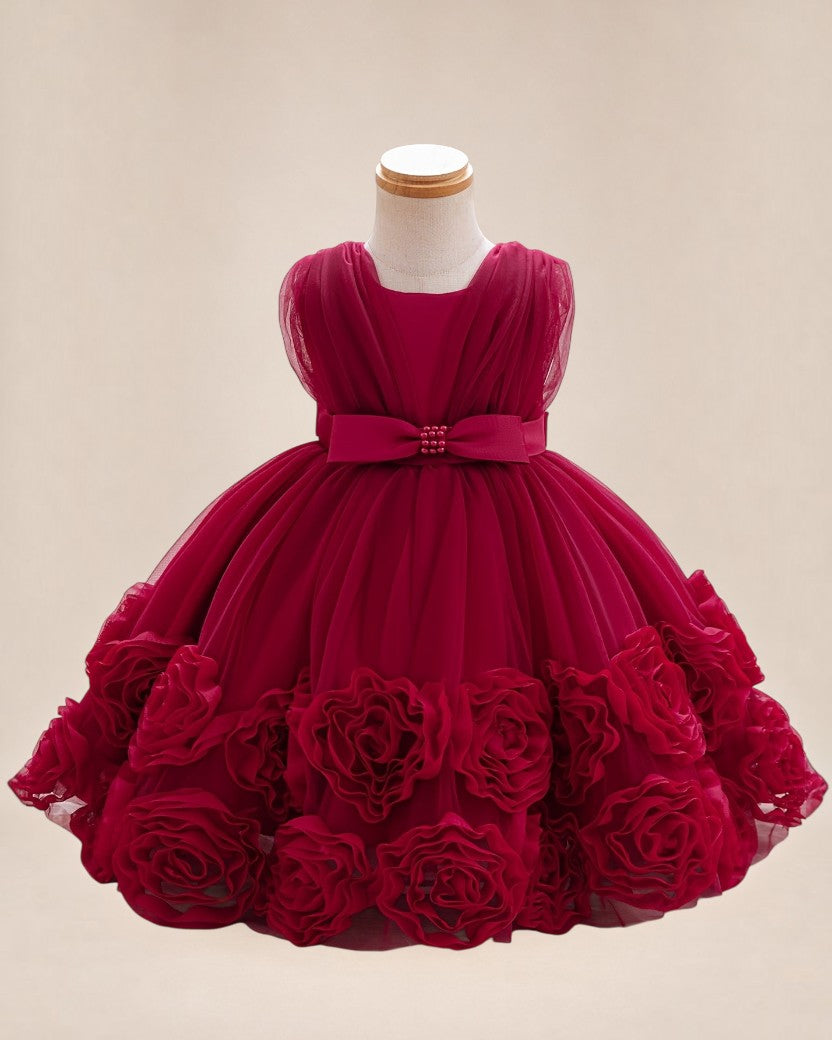 Robe de cérémonie Le Cocon d'Or pour bébé fille, rouge, sans manches, avec fleurs 3D et perles, coupe trapèze.