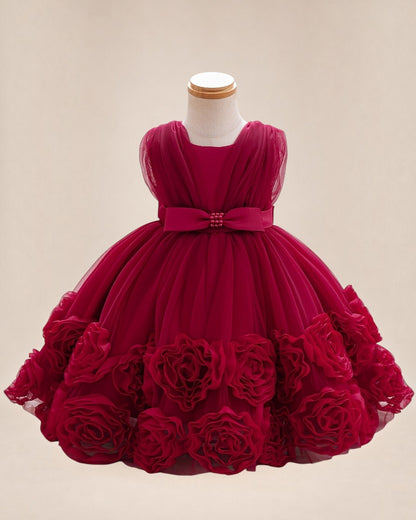 Robe de cérémonie Le Cocon d'Or pour bébé fille, rouge, sans manches, avec fleurs 3D et perles, coupe trapèze.